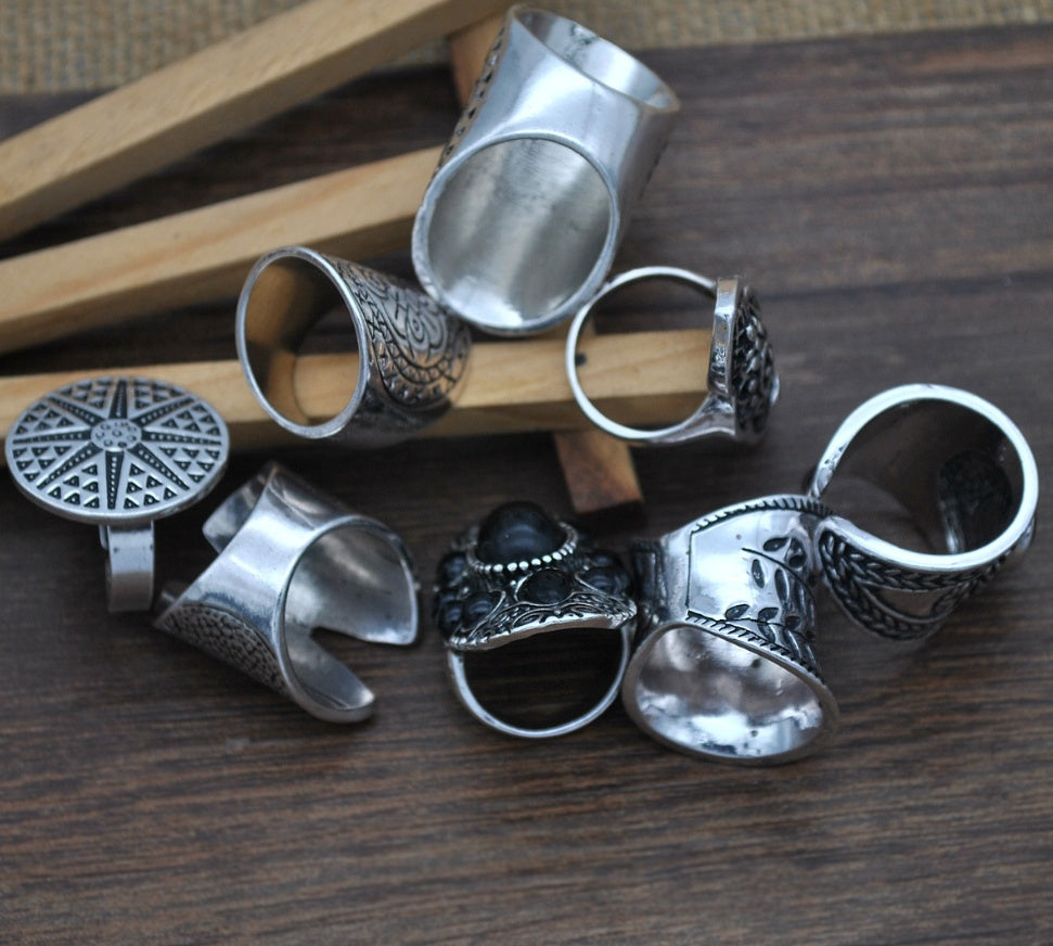 Vintage eight-piece ring gemstone ring