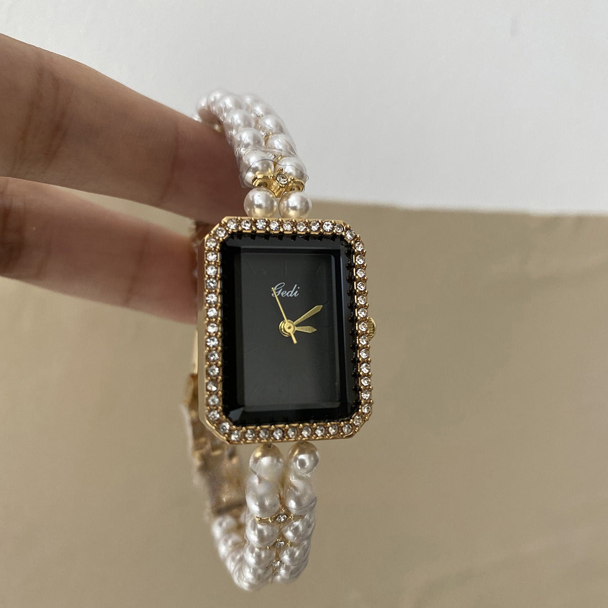 Montre à quartz tendance avec bracelet perles carrées, argent et noir, et diamants