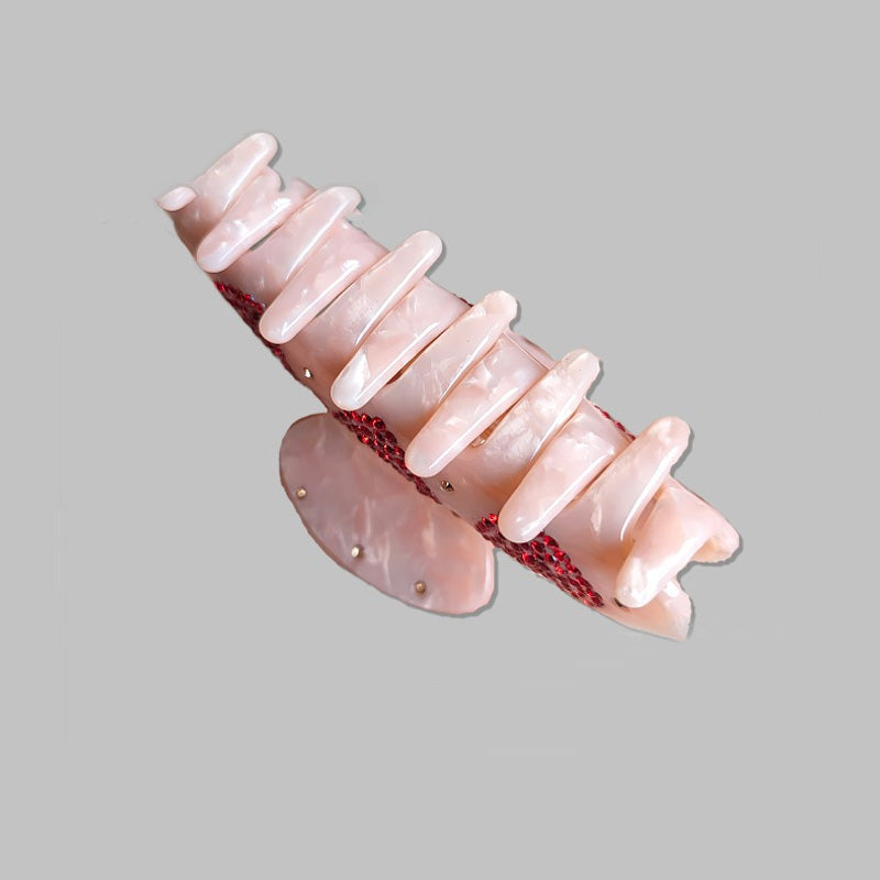 Niche Temperament Heart-shaped Medium Shark Clip