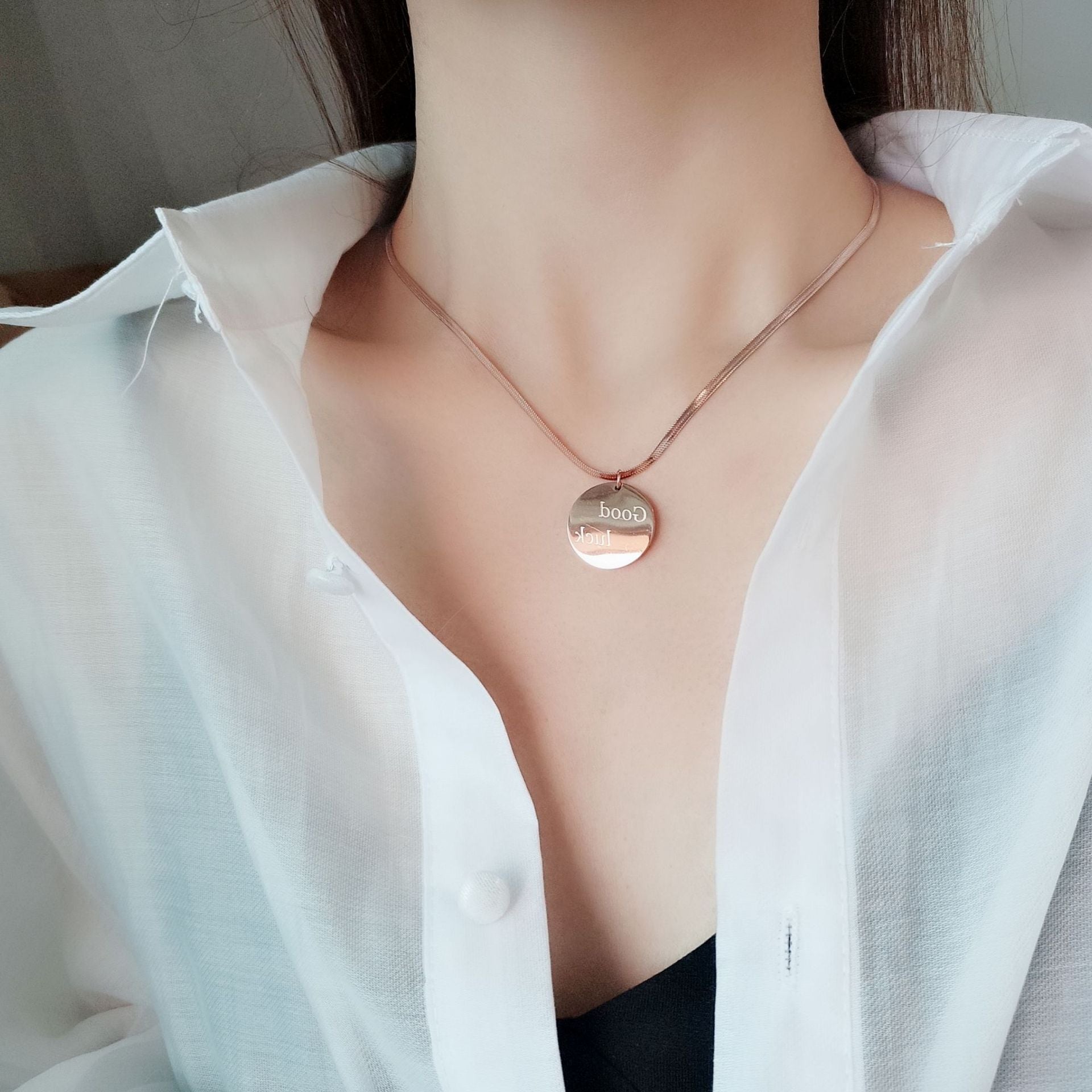 Lucky Round Titanium Steel Rose Gold Necklace Clavicle Chain