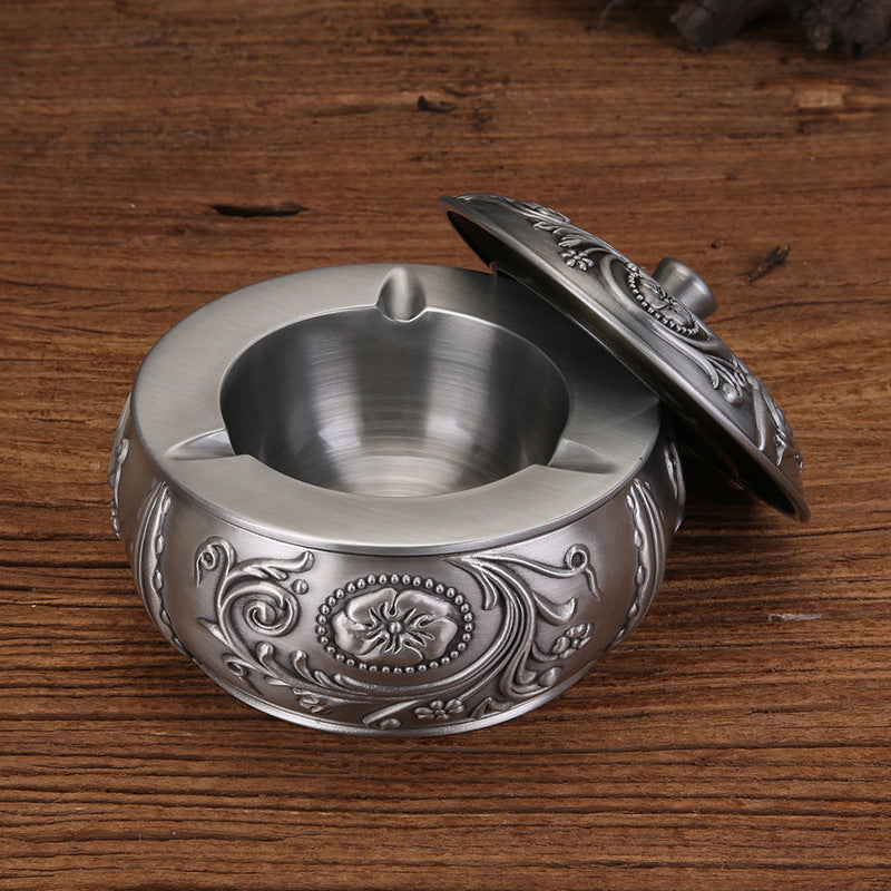 Retro European Style Creative Metal Personality Green Ancient Ashtray With Lid