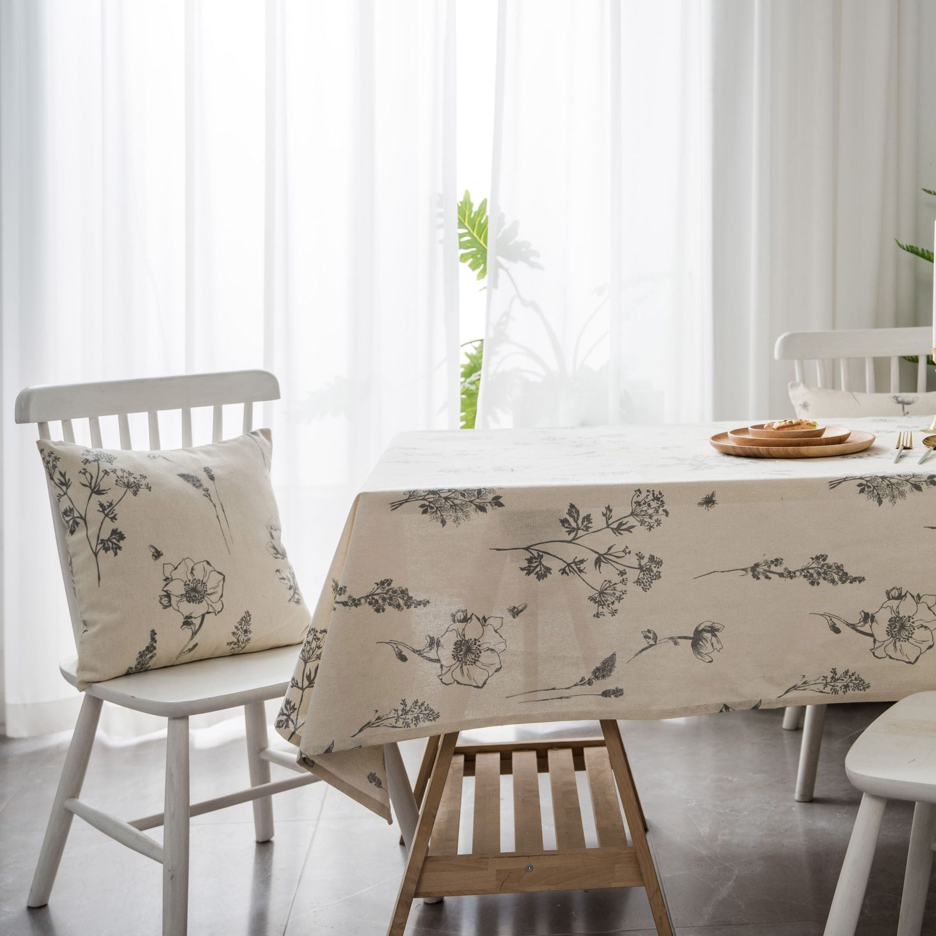 Bee Grey Flower Print Sketch Tablecloth