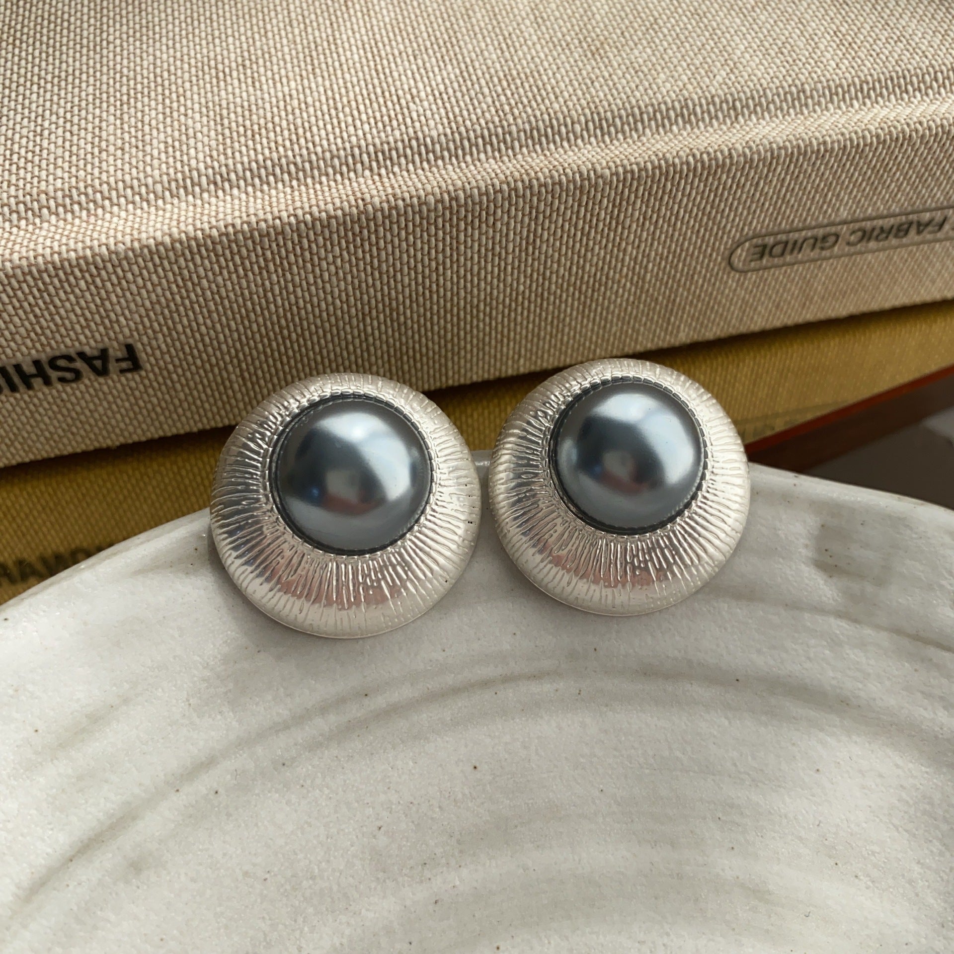 Mid-ancient French Irregular Texture Pearl Earrings