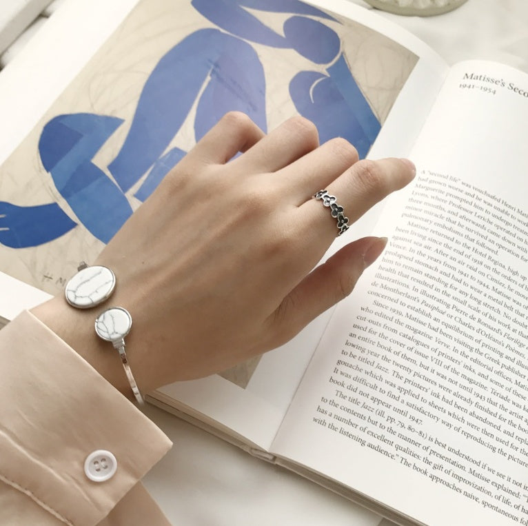 White Pine Bracelet Round Fashion Bracelet