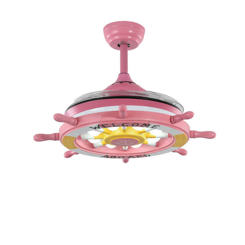 Plafonnier ventilateur dans le salon