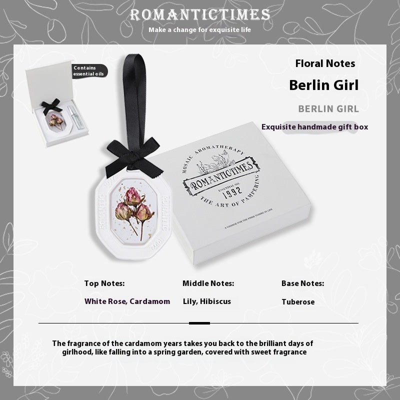 Fashion Personalized Car Aromatherapy Sheet Pendant
