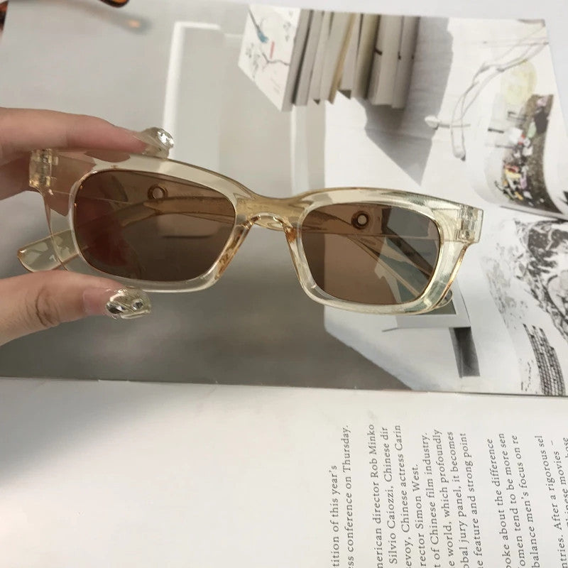Lunettes de soleil carrées hommes et femmes avec la même tendance, rétro coréennes, style Ins, pour la photographie de rue.