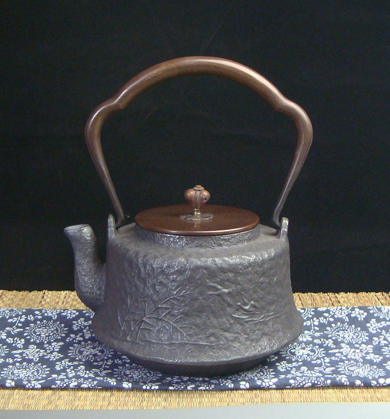 Théière japonaise en fonte non émaillée