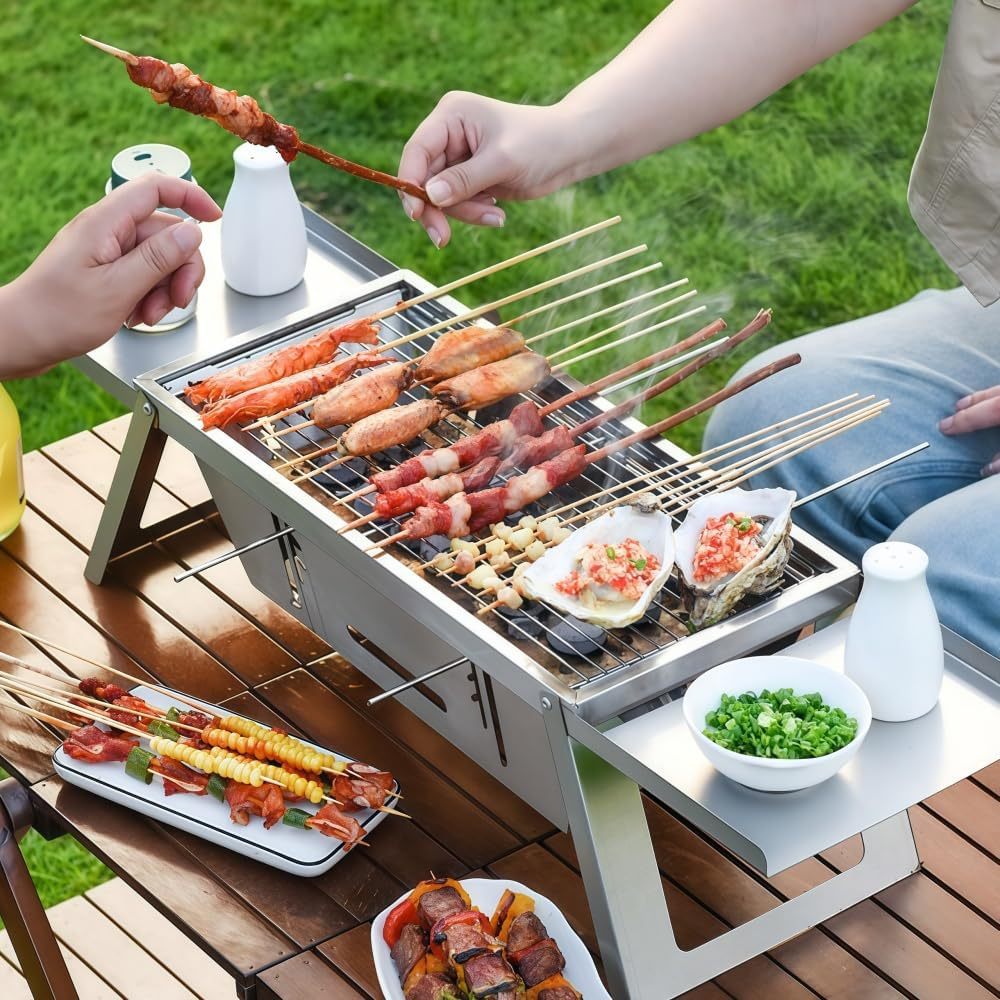 Petit barbecue portable au charbon de bois pliable