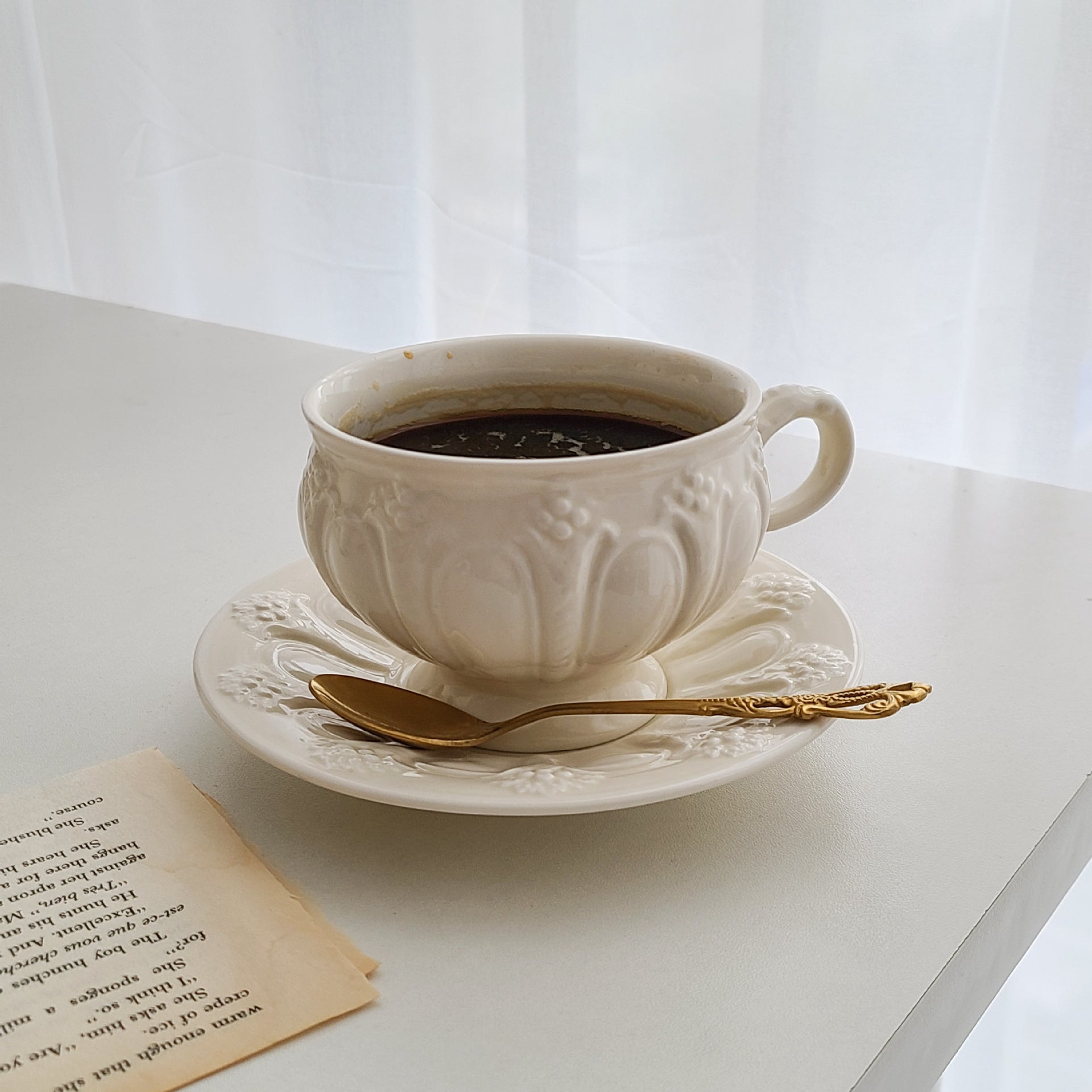 Luxurious And Exquisite Retro Embossed Ceramic Afternoon Tea Cup