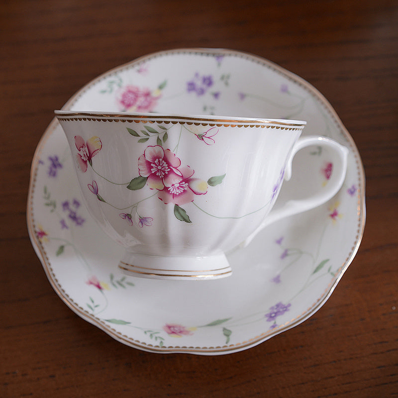 Service à thé/café en céramique avec motif floral et liseré doré