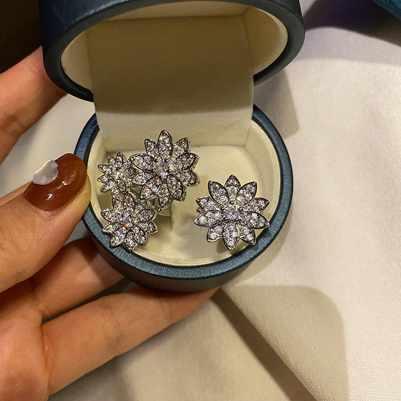Exaggerated Flower Ring Personality Minority Men And Women