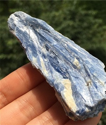 Blue crystal raw stone wool mineral crystal specimen