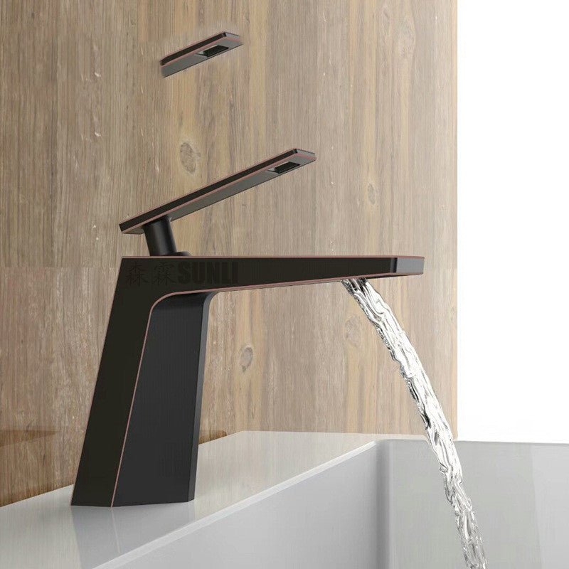 Single handle single hole faucet