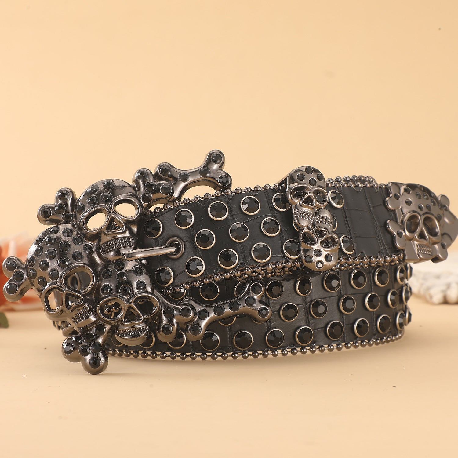 Ceinture tête de mort en strass incrustée de diamants