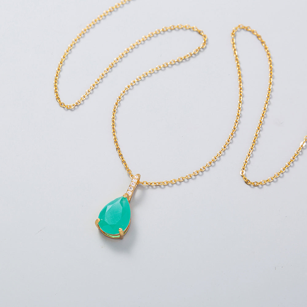 Fashion Popular Light Green Malay pear-shaped water drop pendant necklace, simple and versatile clavicle necklace