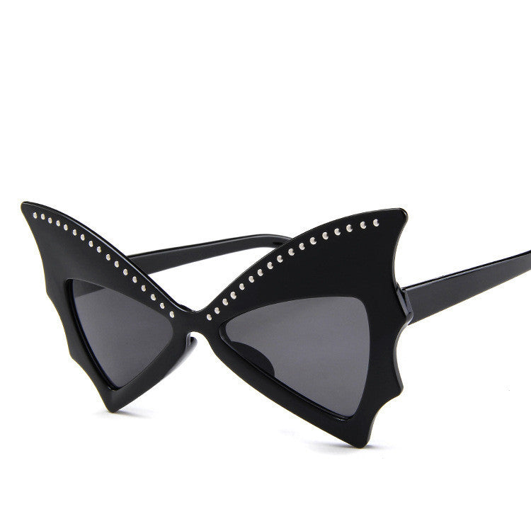 Lunettes de soleil cloutées chauve-souris
