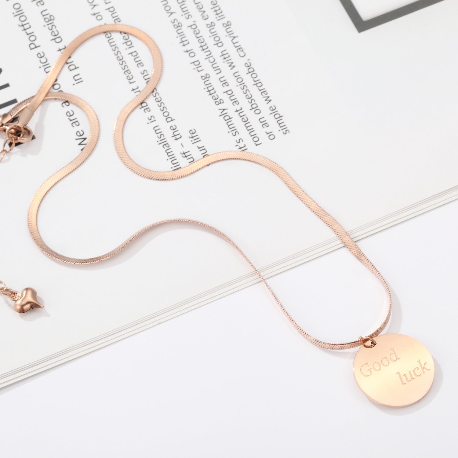 Lucky Round Titanium Steel Rose Gold Necklace Clavicle Chain