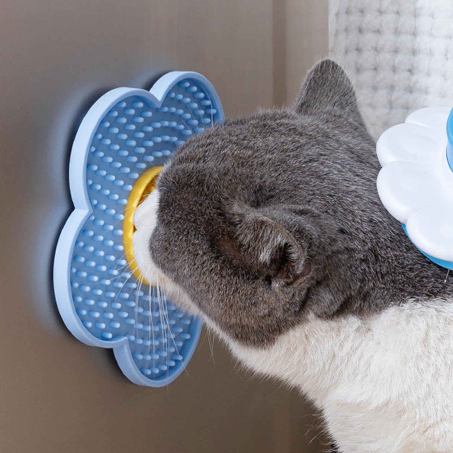 Cats Lick Pad With Suctions Cup Slow Feeders Licking Mat Flower Shape Silicone Pad With Suctions Cup Dog Licking Mat Silicone