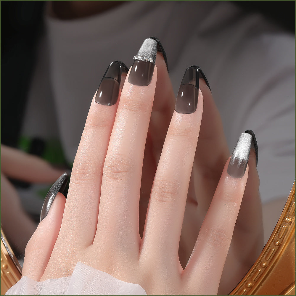 Fake Nail Patches Hand Wearing Art