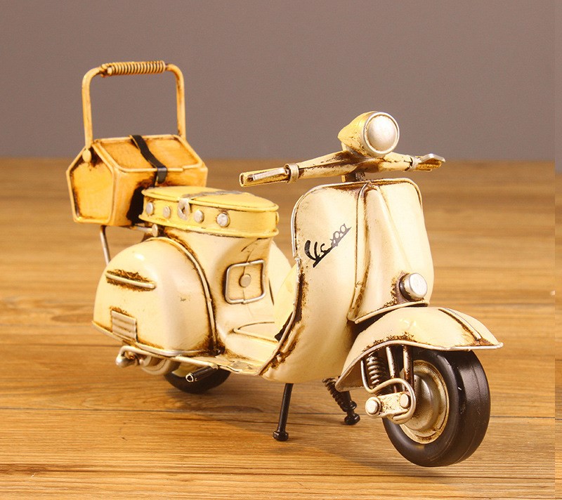 Tin vespa Piaggio scooter model