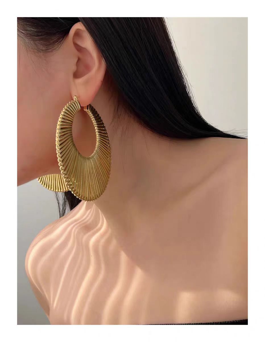 European And American Retro Exaggerated Hand-knitted Quality Earrings For Women