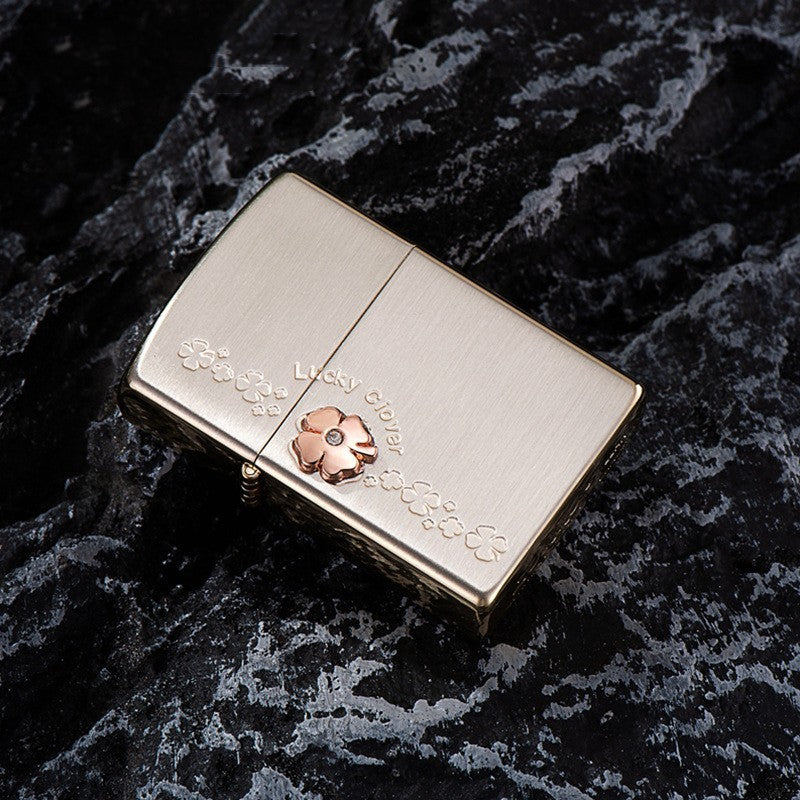 Briquet à pétrole trèfle or rose et cuivre