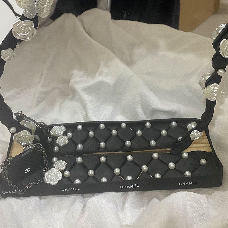 Decorated With Irregular Makeup Mirror Style