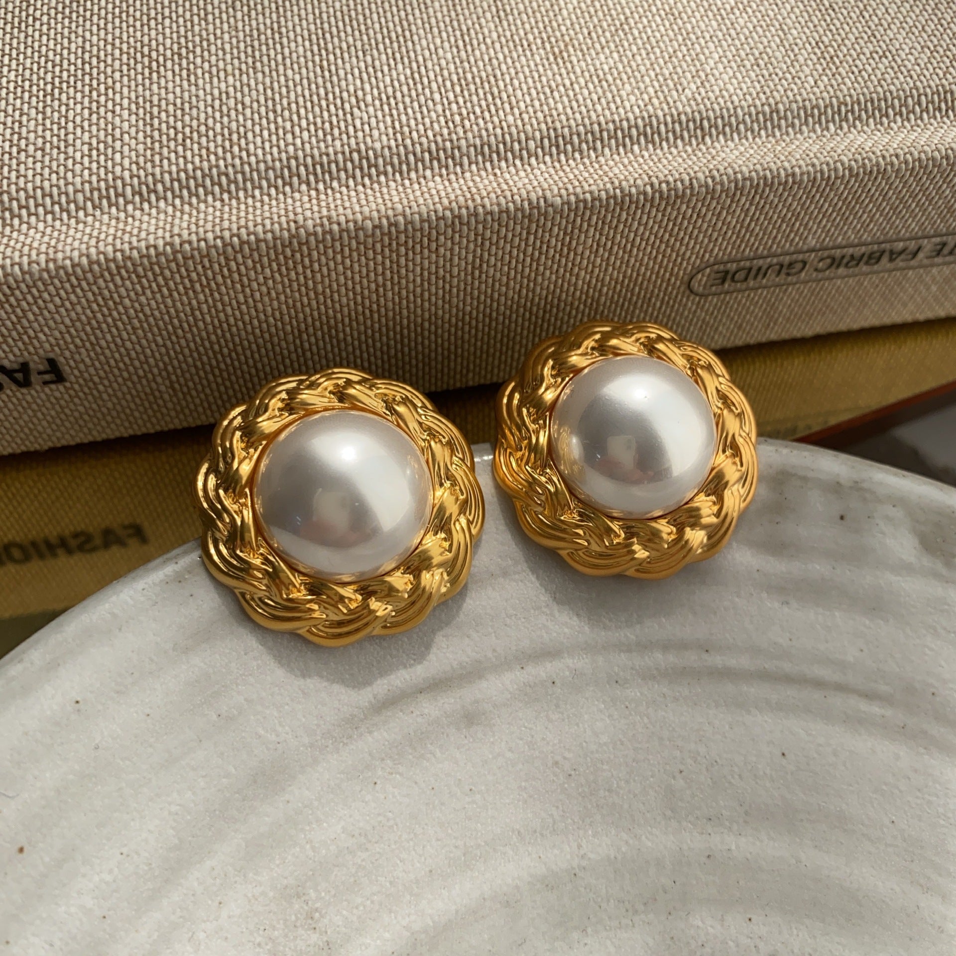 Mid-ancient French Irregular Texture Pearl Earrings