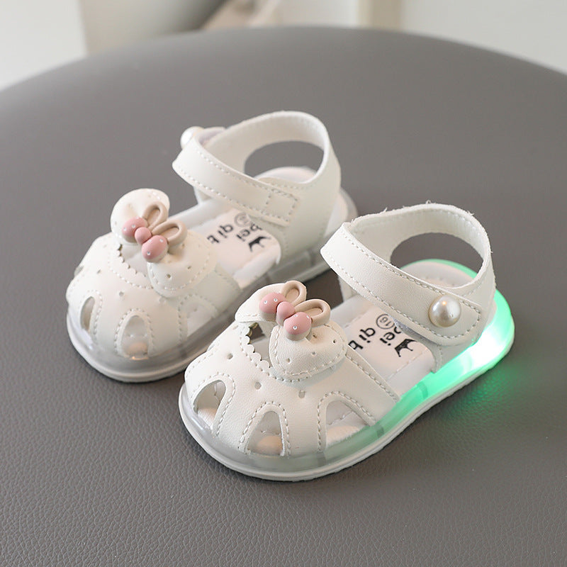 Soft soled toe cap anti slip children's walking shoes