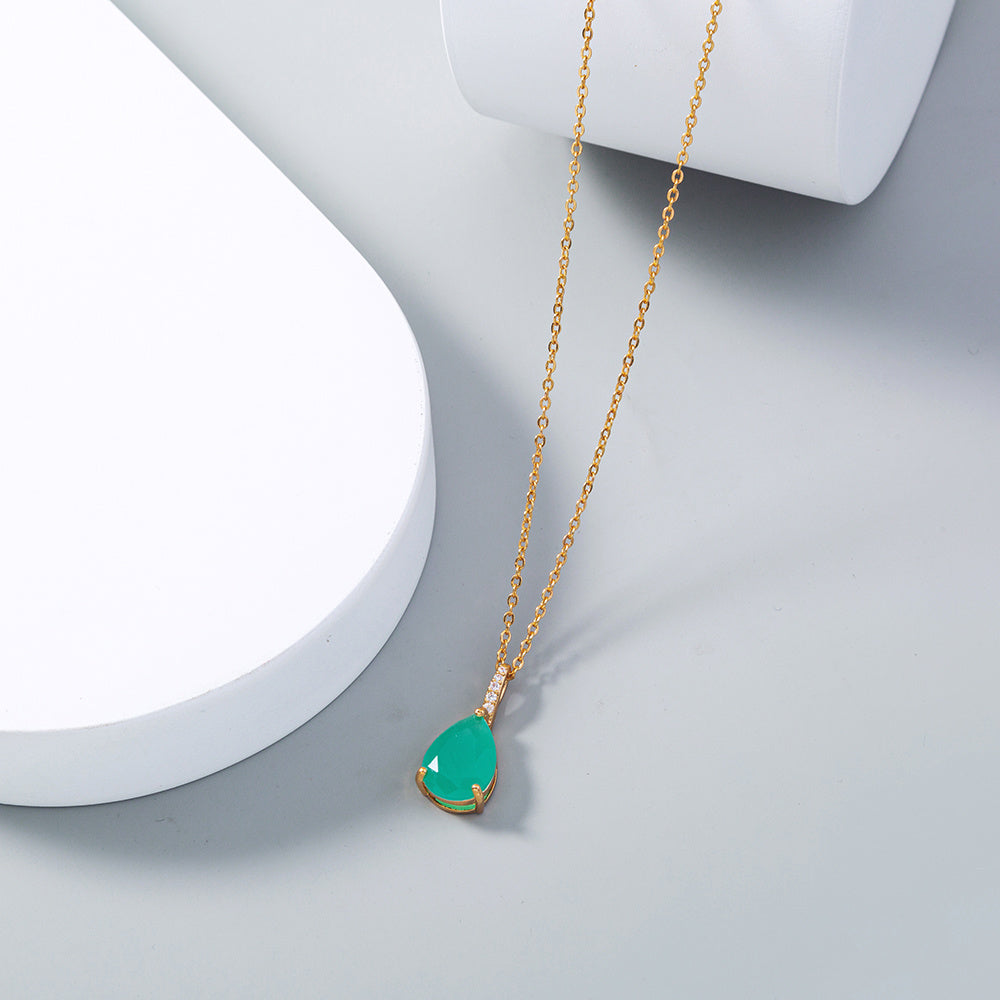 Fashion Popular Light Green Malay pear-shaped water drop pendant necklace, simple and versatile clavicle necklace