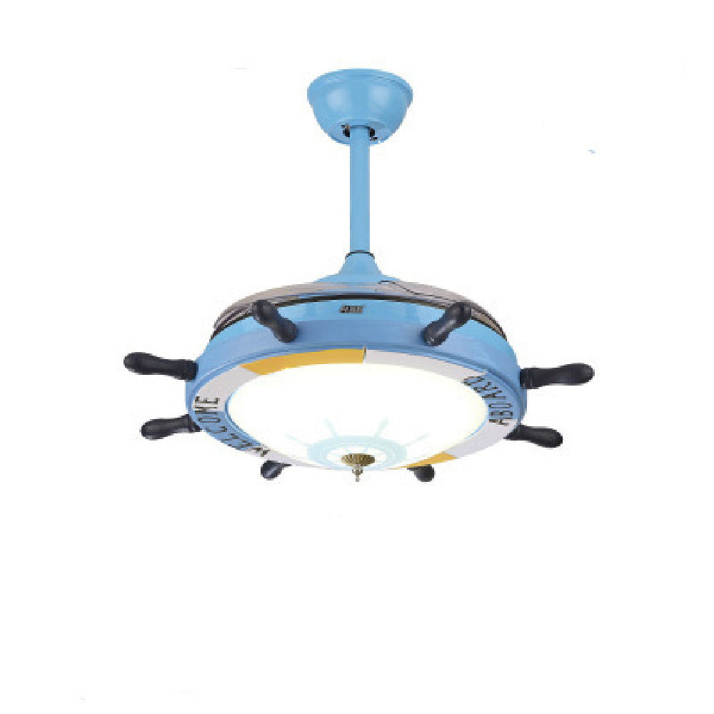 Plafonnier ventilateur dans le salon