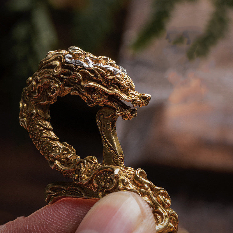 Men's Fashion Personality Zodiac Dragon Keychain