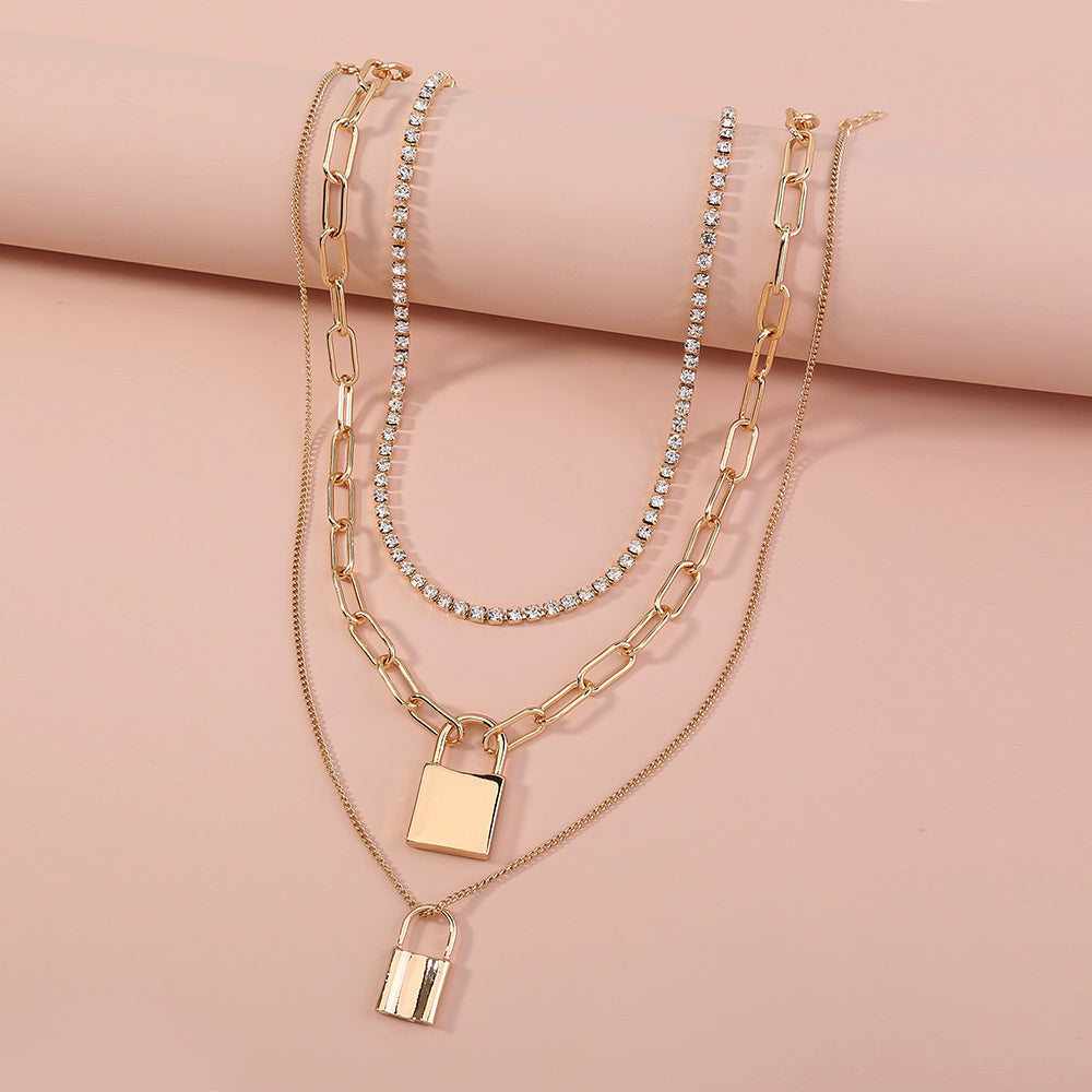 Retro Chain multi-layer Gold Chain Necklace woman, Diamond Claw Chain Fashion Street photo lock-shaped necklace