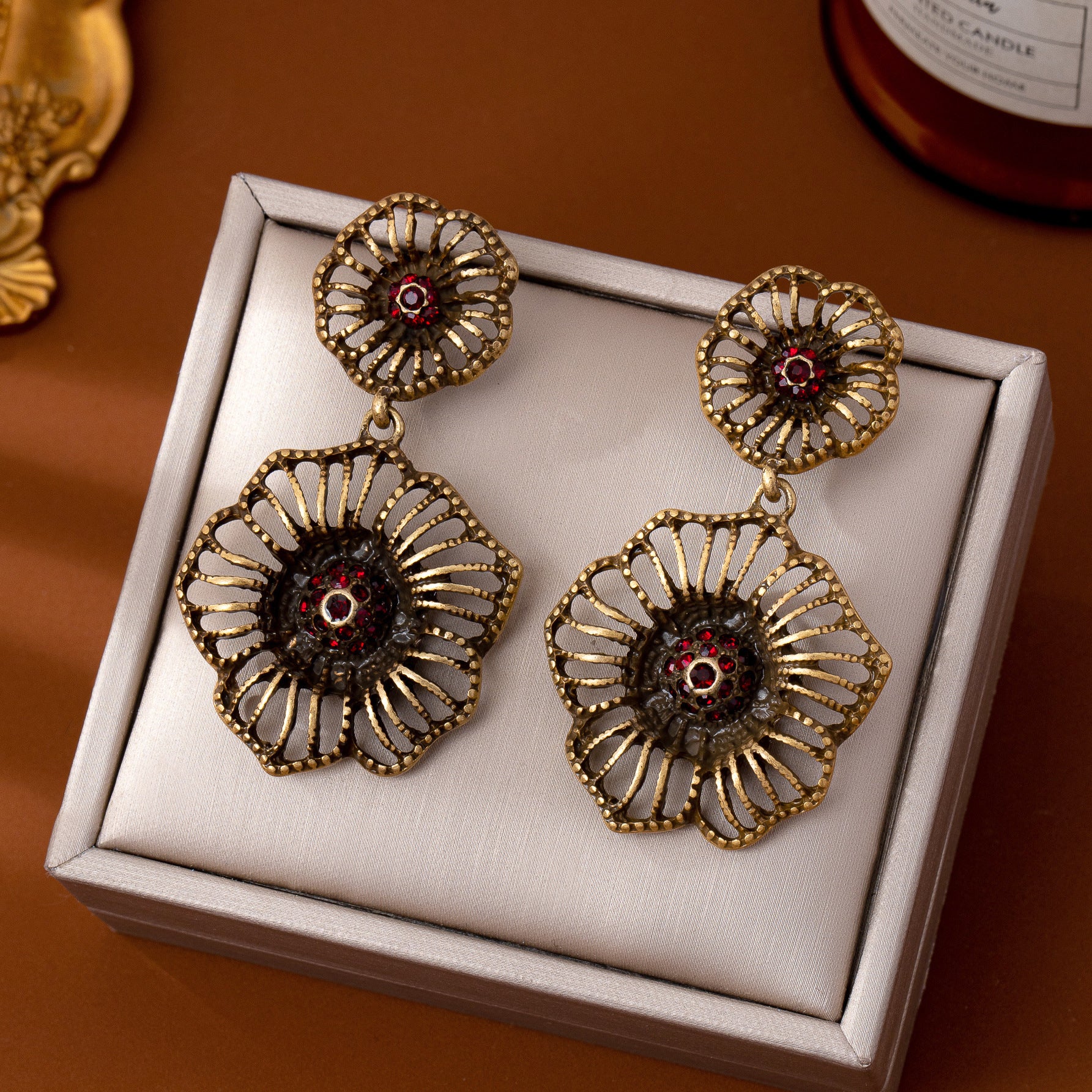 Vintage Distressed Hollow Out Design Womens Earrings