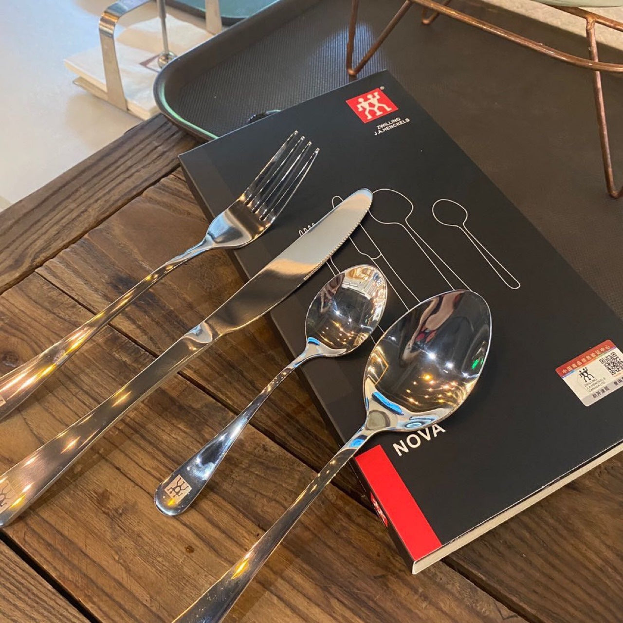 Four Piece Stainless Steel Food-grade Knife And Fork Set For Two People