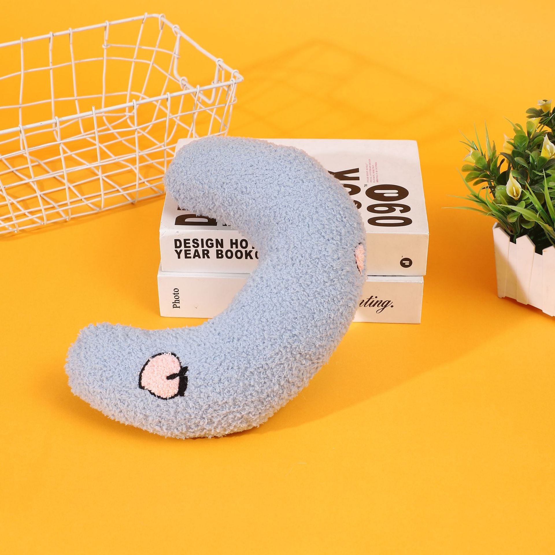 Dogs And Cats To Sleep With Cartoon Pillow Pet Half Moon Pillow Deep Sleep U-shaped Pillow