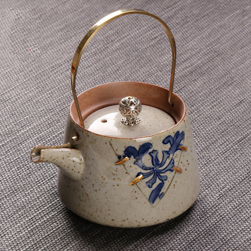Théière antique, poignée, pot en céramique, machine à thé rétro, poignée en cuivre domestique