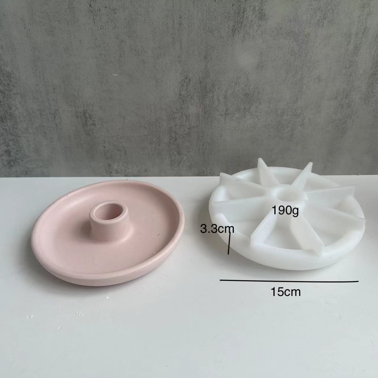 Three-dimensional Round Heart-shaped Candle Holder Silicone Mold