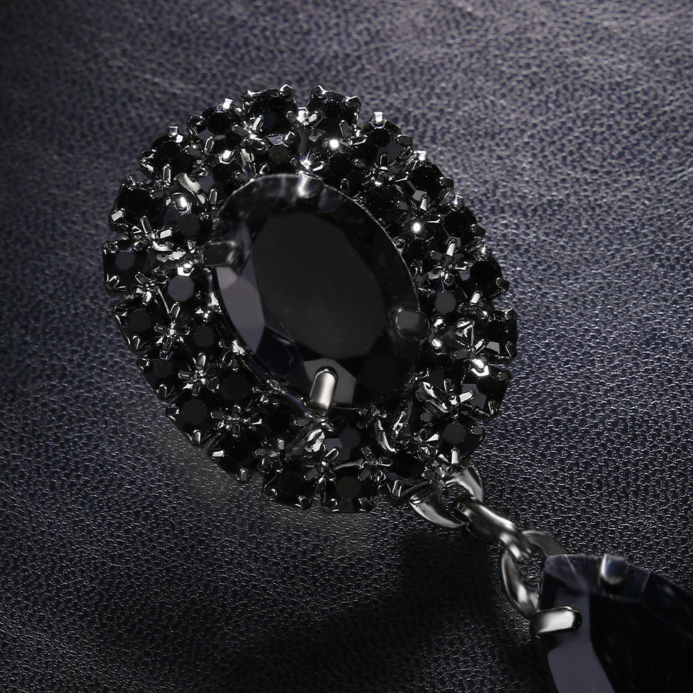 Exaggerated Tassel Earrings And High-end Accessories For Runway Shows
