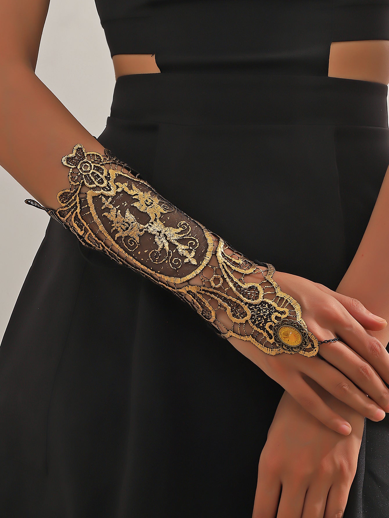 Fashionable Vintage Lace Bracelet For Women