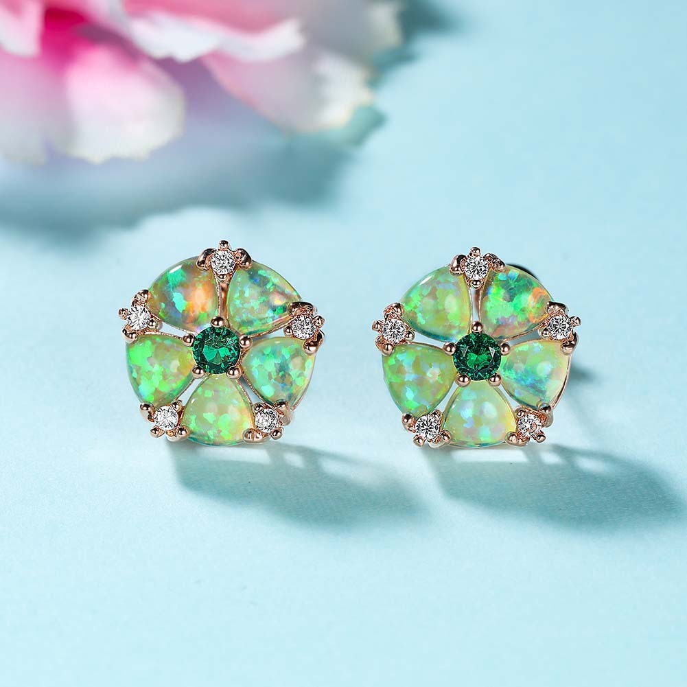 Boucles d'oreilles clous fleur en opale et diamant platine très populaires pour femmes