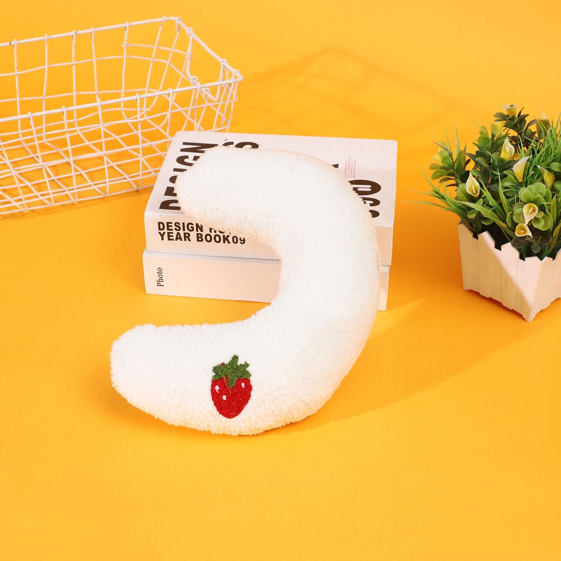 Dogs And Cats To Sleep With Cartoon Pillow Pet Half Moon Pillow Deep Sleep U-shaped Pillow