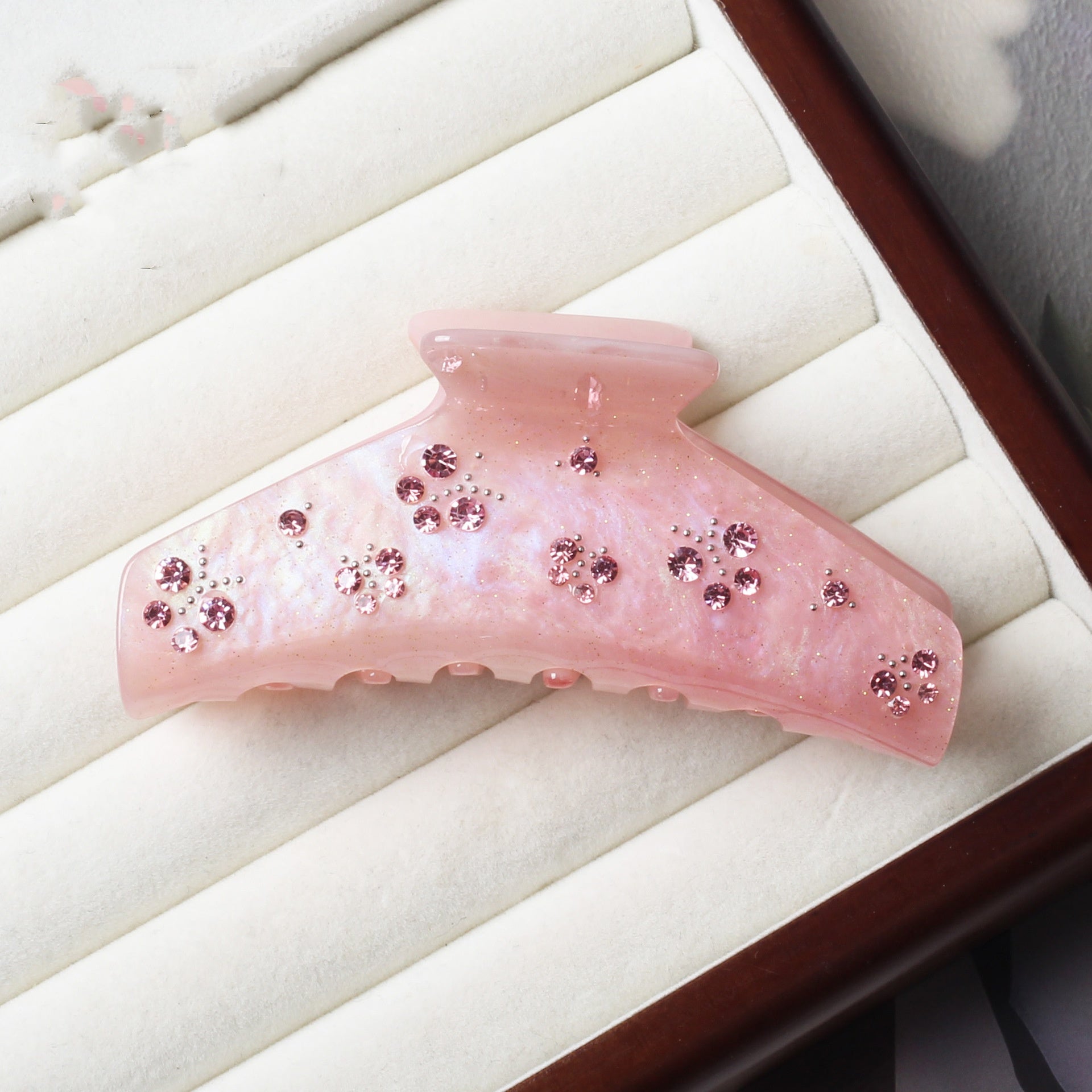 Delicate Bead-set Diamond Shark Clip High-grade Large Size