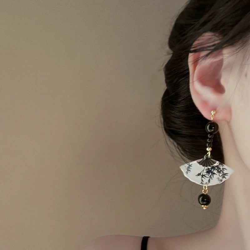 Retro Cool Fan-Shaped Earrings For Women Light Luxury High-End Feel