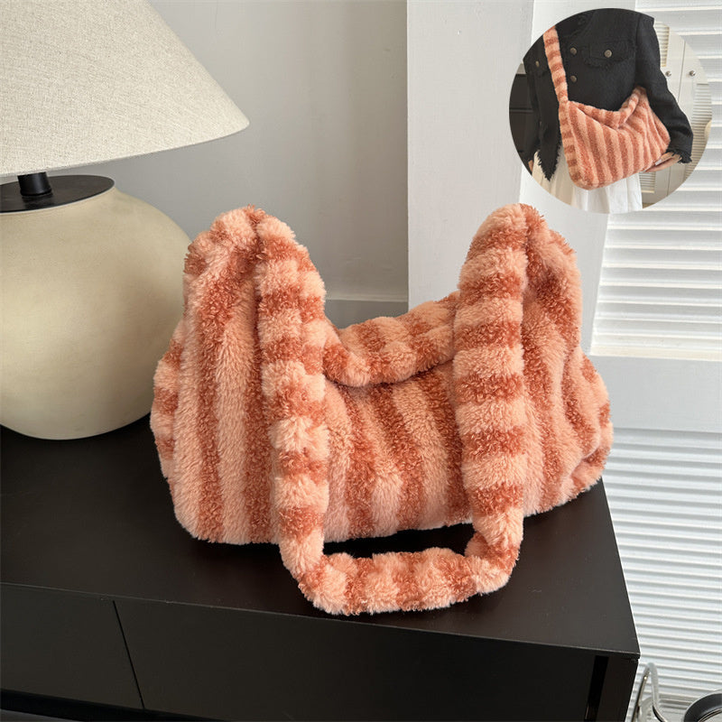 Grand Sac Peluche Rayé Grande Capacité Hiver Nouvelle Mode Sac Fourre-tout Portable Sacs à Bandoulière Sacs à Main Moelleux Pour Femmes