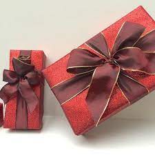  Gift-wrap & crafts